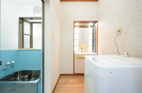 Yokosuka Apartment | 横須賀汐入一軒家
