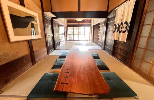 Yashima-higashi Machi Apartment | 瀬戸内海を望む庭付き古民家サウナ宿 一棟貸切