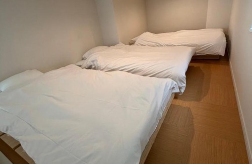 Higashi Apartment | 紅葉の間-畳でくつろぐ和モダン民泊