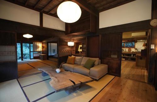 Chonan House | 雨ト月 ametotsuki -里山の四季に包まれる古民家宿-焚き火と竈門とBBQ-