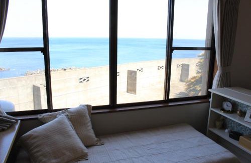 Oshima Apartment | 香や野 kayano 海と富士山を一望できる1棟貸し宿 岡田港まで徒歩5分