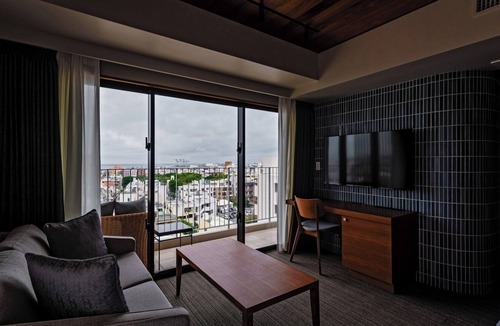 Naha City Centre Hotel | 11F Sea ViewTwinWide Balconyvs|Bed and Breakf/Naha Okinawa