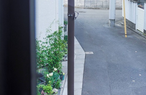 Kamiikebukuro House | 2 train stops to Shinjuku | A Showa-era retro house