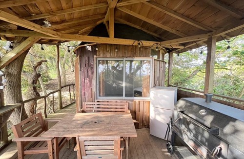 Otaki Other | 200 m² Camping ∙ 2 bedrooms ∙ 4 guests