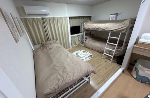 Fukui Apartment | 201号室 福井駅東口から徒歩10分 スーパーまで2分 無料駐車場有 民泊 eclat エクラ 城東 201