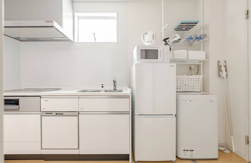 Minato Apartment | 22 min to EXPO,26 min to MINAMI-Nippombashi: Kuromon Market,National Bunraku