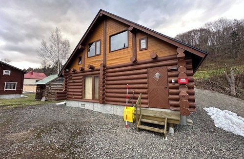 Hirafu House | 55m from the station | Private rental | Projector /Abuta District Hokkaidō
