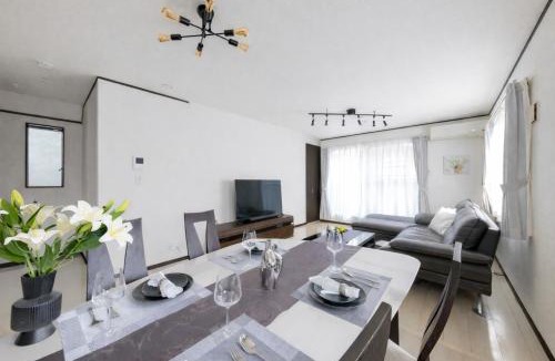 Edogawa House | A Family Friendly Spacious Villa - Easy to Tokyo Station & Conveniently Located for Tokyo Disney Resort & 1 min to Convenience Store