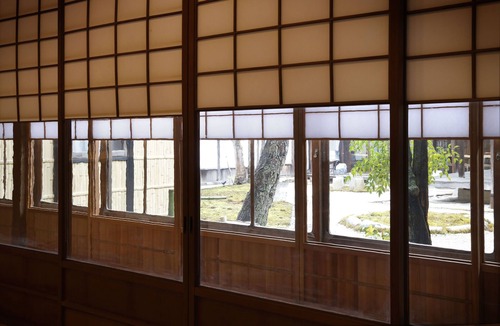 Sasayama Villa | A single lodge surrounded by ten cultural properties and a stone garden lit by light/Registered as a Tangible Cultural Property of Japan/Designed under the supervision of Shinsozai Research Institute/Sasayama, Tanba, Hyogo Prefecture