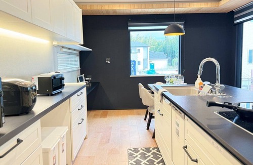 Higashi Ward Villa | Akikawa Toshima 1 | 20 min to Airport | Entire 3LDK House | Up to 6 Guests