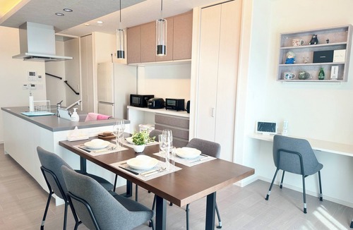 Higashi Ward Villa | Akikawa Toshima 2 | 20 mins to Airport | Steel-Frame 4BR | Up to 7 Guests