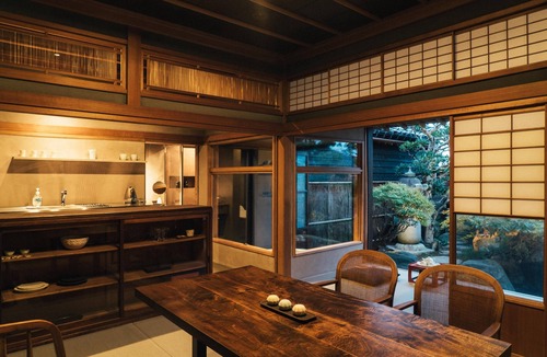 Inami Apartment | Bed and Craft