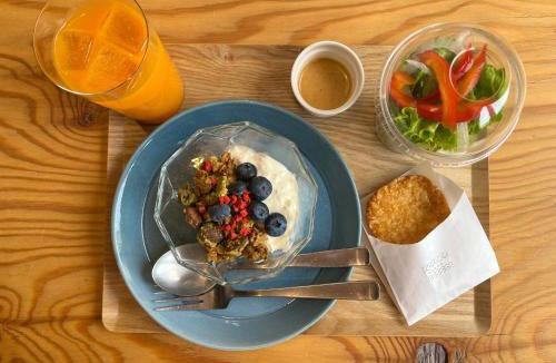 Miyaura Hostel | Coliving & Cafe SANDO