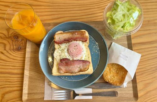 Miyaura Hostel | Coliving & Cafe SANDO