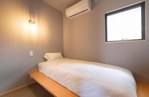 Miyaura Hostel | Coliving & Cafe SANDO