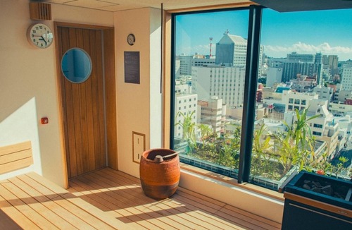 Kumoji Hotel | Corner King high floor vs | Buffet breakfast /Naha Okinawa
