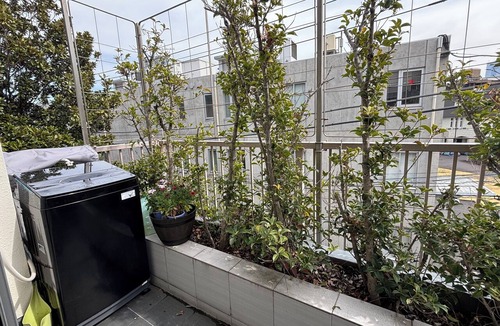 Akasaka Condo | Cozy 2 bedrooms in central Tokyo with private bath and living room.