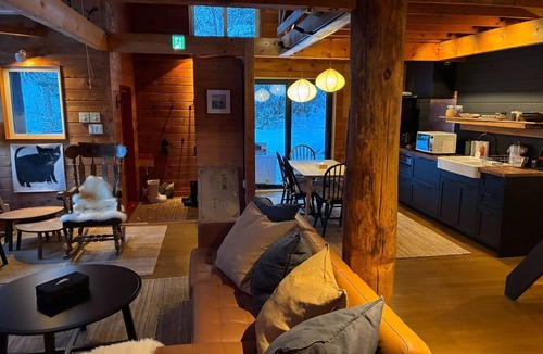 Toya Cabin | Cozy BBQ Cabin Near Lake Toya and Ski resorts - Nature Retreat with Fast WiFi