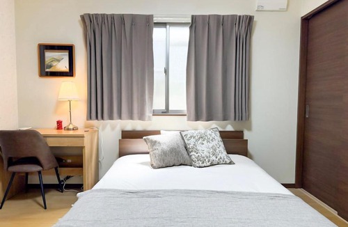 Higashinari Apartment | Easy access 4 bedrooms 2 bathrooms for 8 people 5min walk to Tsuruhashi station direct access to Namba Nara and USJ near hot springs and shopping streets