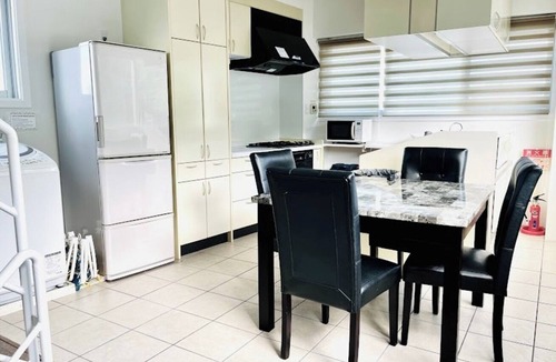 Makiminato House | Entire building for rent 100m2Chatan American Vi - Red Dragon/Urasoe Okinawa