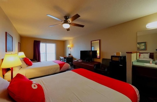 Lincoln City Hotel | Family-Friendly Room w/Balcony Views by the Water – Ideal for Quiet Stays