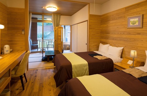 Aira Hotel | Fontana No Oka Kamo