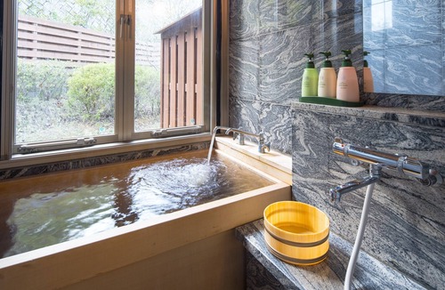 Aira Hotel | Fontana No Oka Kamo