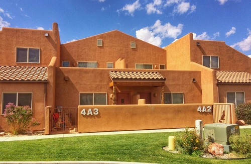 Moab South Valley House | GREAT RATES. Pool/Wifi/Hot Tub/Tennis/W&D/2-Car Garage. 1500 Sq.Ft