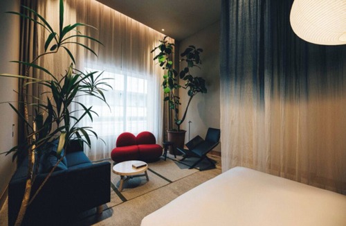 Kyobashi Hotel | High Ceiling Junior Suite 1-bedroom hotel with AC, WiFi in charming Chuo City