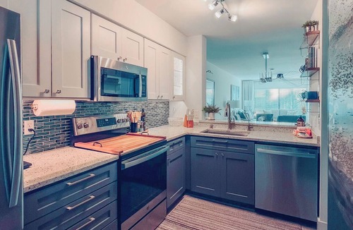 Hilton Head Condo | Home away from Home. Fresh, Bright Condo just steps away from the beach