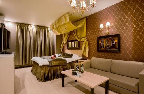 Nishihara Hotel | Hotel Christmas Night at the Opera (Love Hotel)