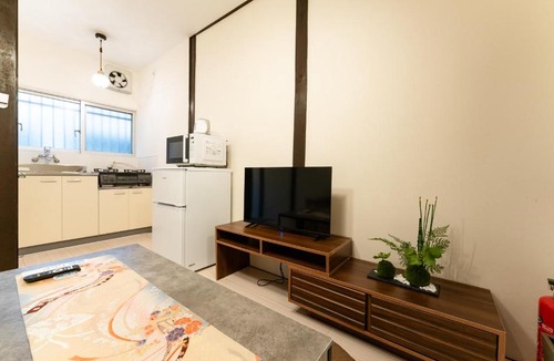 Higashimikuni Apartment | JPtrad 葵 なんばや心斎橋にも直結の8名様まで宿泊可能の広々メゾネット