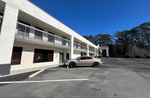 Griffin Apartment | King Bed | Accessible |Griffin