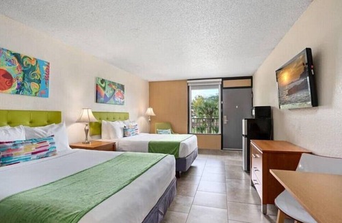 Historic Downtown Kissimmee Hotel | Kissimmee Ideal Room with 2 DBL Beds & Fitness Center