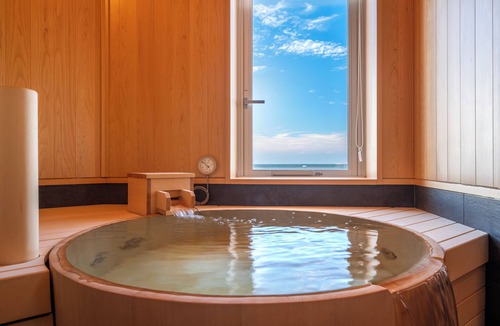 Yokosuka Hotel | La Vista Yokosuka Kannonzaki Terrace