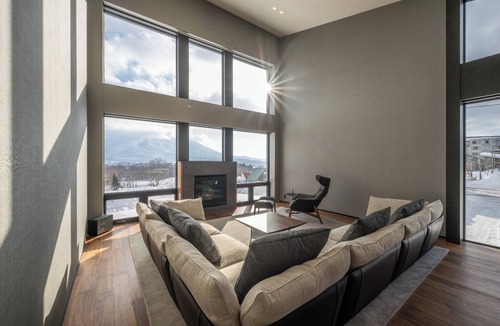 Hirafu House | Modern and cozy 4bedroom chalet/Abuta-gun Hokkaidō