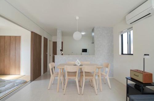 Ozu Apartment | Modern Home Near Kumamoto Airport by Restavio