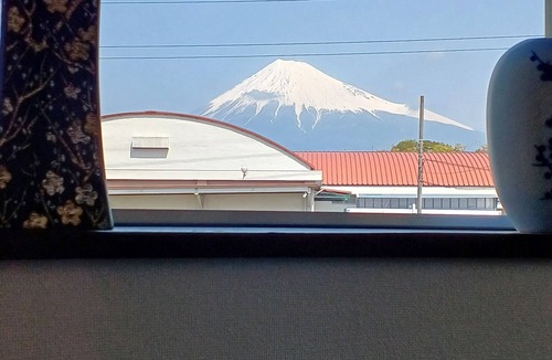 Fuji House | Mt. Fuji Travelers Home - Cozy Beds and Local Hospitality