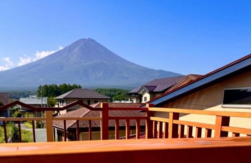 Fujikawaguchiko Villa | Mt Fuji View Deck - Japanese Dining Private Sauna& Zen Garden villa ietona