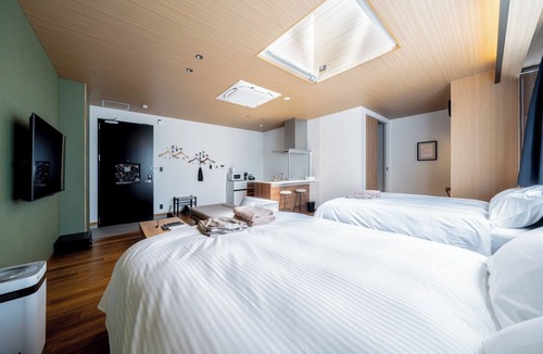 Hatsukaichi Hotel | NonSmoking Spacious FamilyFriendly Twin Room 2nd Floor 42m2 M202/Hatsukaichi Hiroshima
