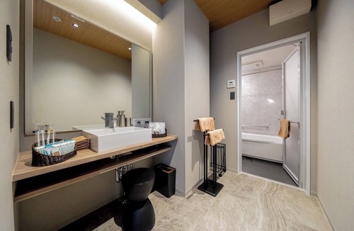 Hatsukaichi Hotel | NonSmoking Spacious FamilyFriendly Twin Room 2nd Floor 42m2 M202/Hatsukaichi Hiroshima