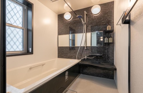 Okubo Apartment | -Okubo 2chome hosuse- Conveniently located 10 min walk from Shin-Okubo Station and 7 min walk from Higashi-Shinjuku Station