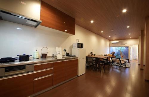 Sumiyoshi Bed & Breakfast | Osaka MiKa Garden family house direct KIX airport