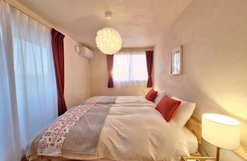 Ota Apartment | Peaceful Garden Home in Ota, Entire 3BR Parking