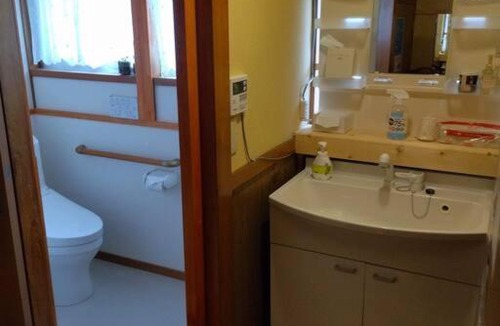 Isinomaki House | Private Room in Japanese Vintage House 民家の一室 2 Beds, Smoke Free, Free Parking Good to Travel for Tashiro Cats Island no2
