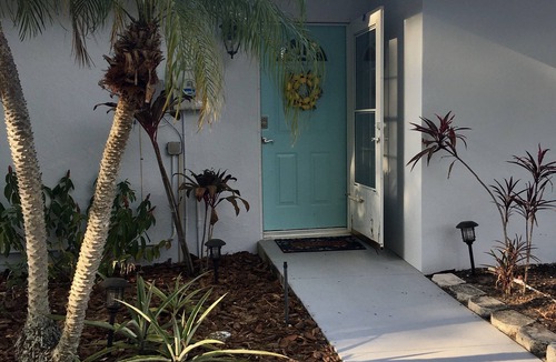 South Gate Ridge Apartment | Private Updated Mother In Law Apartment with Fenced Yard 4 miles from Siesta Key