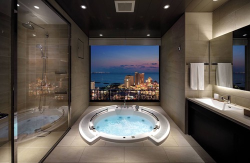 Mihama Hotel | RIHGA Royal Resort Okinawa Chatan