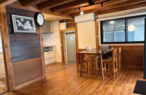 Kochi House | Sakura House 高知駅車で20分-豊かな自然を味わう山の一棟貸し