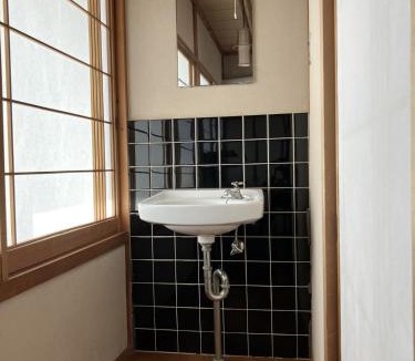 Tanabe House | Sakura House - Entire House Near Tanabe Station & Beach