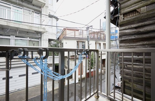 Nishi-Shinjuku Apartment | Shinjuku 201 for 2 peoples, private toilet + small kitchen